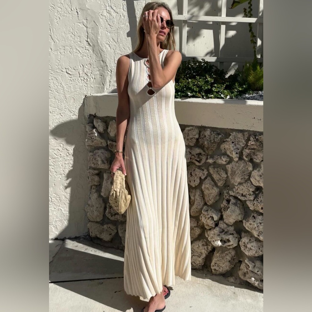 VRG GIRL- El Mar Cream Sleeveless Maxi Dress